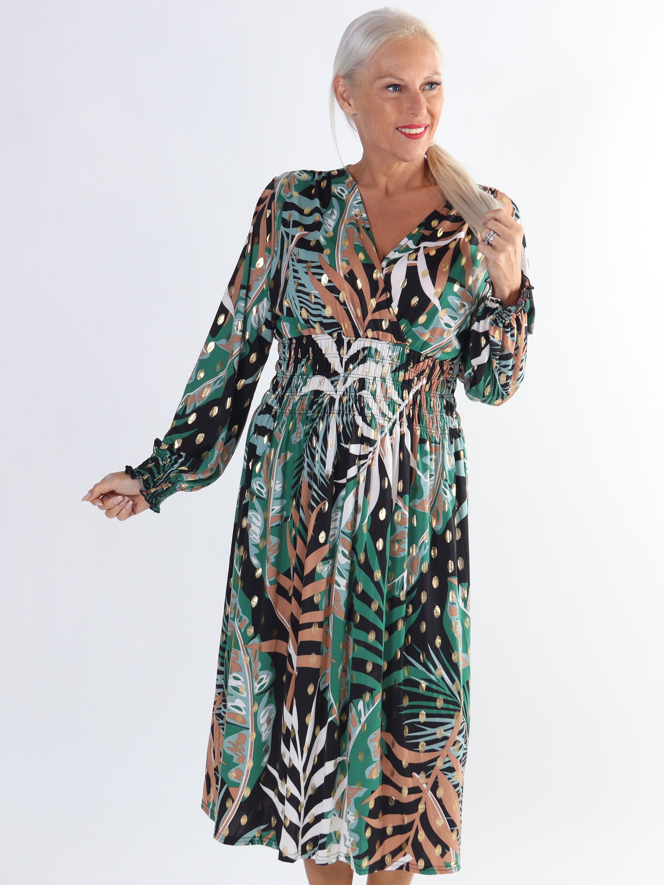 Pams Forest Midi L/S - Plus size elastisk klänning i skrynkelfritt tyg med långa ärmar